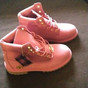 Shoes (boots)